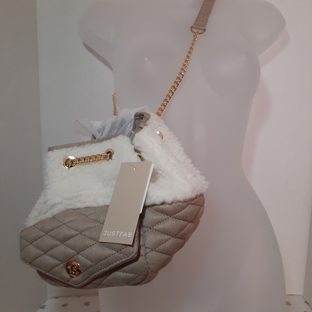 🎉HP🎉 🔥3/$70 *NWT* Justfab Drawstring Bucket Bag